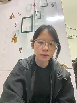 Snapshot of meomeo2k6 chatting on 10-31-25, 01:56 meomeo2k6 online show from 10-31-25, 01:56