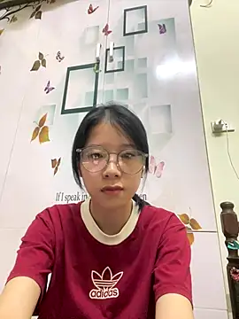 Snapshot of meomeo2k6 chatting on 11-16-25, 02:33 meomeo2k6 online show from 11-16-25, 02:33