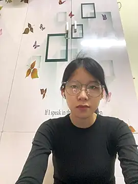 Snapshot of meomeo2k6 chatting on 11-19-25, 02:06 meomeo2k6 online show from 11-19-25, 02:06