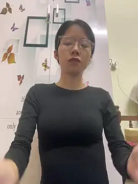 Snapshot of meomeo2k6 chatting on 11-21-25, 01:54 meomeo2k6 online show from 11-21-25, 01:54