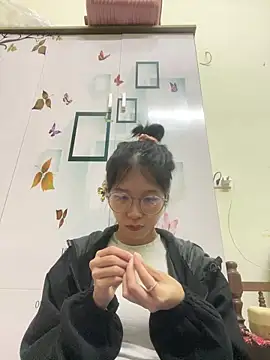 Snapshot of meomeo2k6 chatting on 11-22-25, 01:54 meomeo2k6 online show from 11-22-25, 01:54