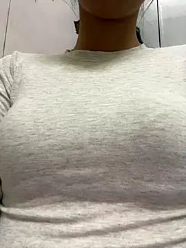 Snapshot of meomeo2k6 chatting on 11-24-25, 03:34 meomeo2k6 online show from 11-24-25, 03:34