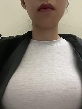 meomeo2k6 online show from 02-12-26, 07:03