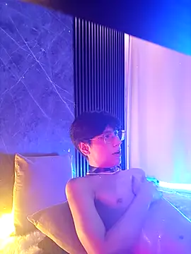 luixdust  online show from 09-10-25, 10:15