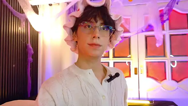 luixdust  online show from 10-20-25, 06:25