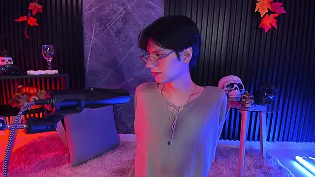 luixdust  online show from 10-22-25, 04:02