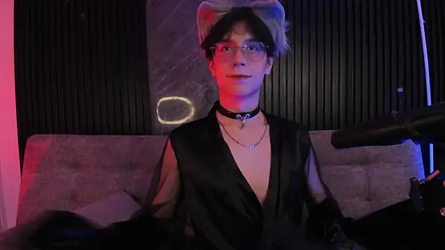 luixdust  online show from 10-30-25, 07:32