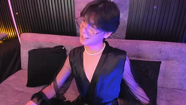 luixdust  online show from 11-07-25, 05:07