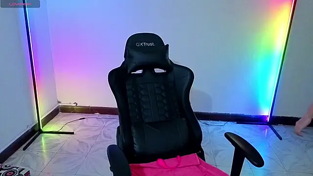 Snapshot of MiaLozanox chatting on 09-18-25, 09:00 MiaLozanox online show from 09-18-25, 09:00