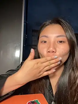 Snapshot of D2sweet chatting on 10-31-25, 01:01 D2sweet online show from 10-31-25, 01:01