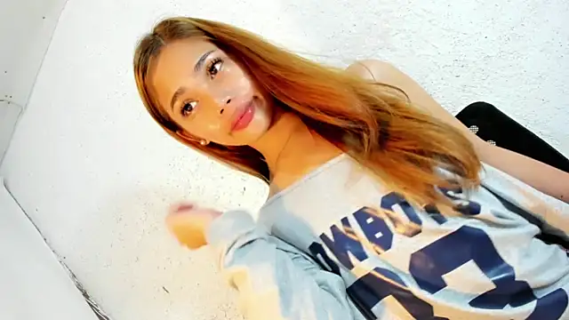 Snapshot of Ts_morena chatting on 06-14-26, 01:03 Ts morena online show from 06-14-26, 01:03