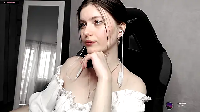 Snapshot of cute_elfy_ chatting on 09-09-25, 02:05 cute elfy  online show from 09-09-25, 02:05