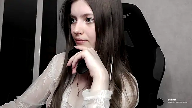 Snapshot of cute_elfy_ chatting on 09-11-25, 05:02 cute elfy  online show from 09-11-25, 05:02