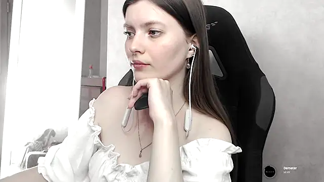Snapshot of cute_elfy_ chatting on 09-12-25, 02:06 cute elfy  online show from 09-12-25, 02:06
