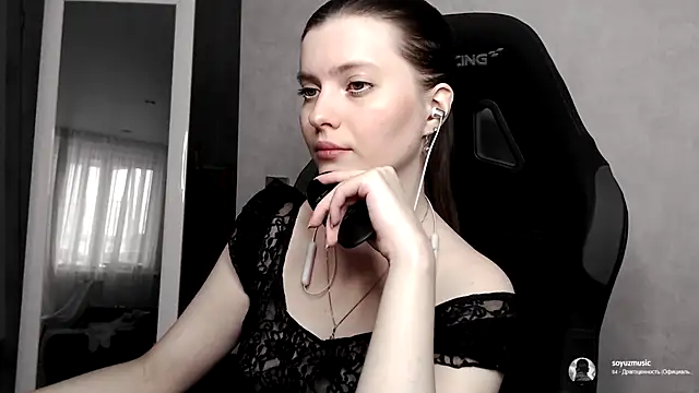 Snapshot of cute_elfy_ chatting on 09-17-25, 03:03 cute elfy  online show from 09-17-25, 03:03