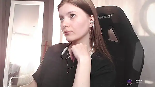 Snapshot of cute_elfy_ chatting on 09-21-25, 02:40 cute elfy  online show from 09-21-25, 02:40