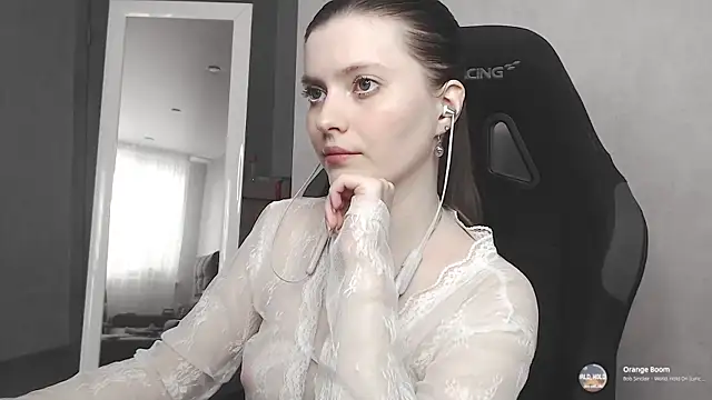 Snapshot of cute_elfy_ chatting on 09-26-25, 02:10 cute elfy  online show from 09-26-25, 02:10