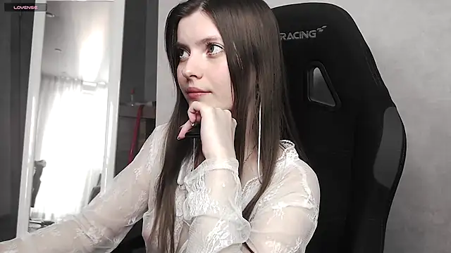 Snapshot of cute_elfy_ chatting on 10-03-25, 02:03 cute elfy  online show from 10-03-25, 02:03