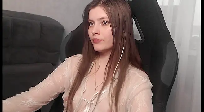 cute elfy  online show from 12-21-25, 01:18