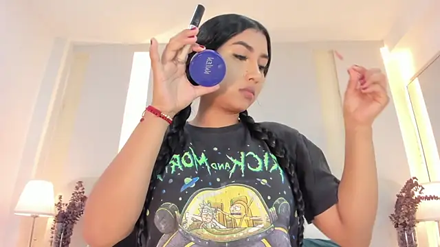 Snapshot of SalomeeBell chatting on 09-11-25, 08:42 SalomeeBell online show from 09-11-25, 08:42