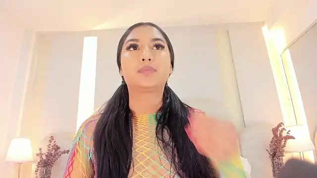 Snapshot of SalomeeBell chatting on 09-18-25, 08:33 SalomeeBell online show from 09-18-25, 08:33