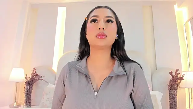 Snapshot of SalomeeBell chatting on 10-01-25, 08:59 SalomeeBell online show from 10-01-25, 08:59