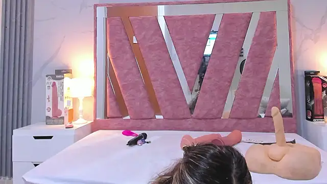 Wonderkloe  online show from 02-03-26, 07:30