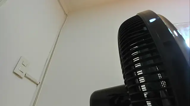 Wonderkloe  online show from 04-27-26, 02:20