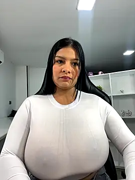 Snapshot of megan_bigboobs_ chatting on 09-12-25, 11:32 megan bigboobs  online show from 09-12-25, 11:32
