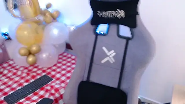 Luna-Gomez online show from 10-02-25, 01:29