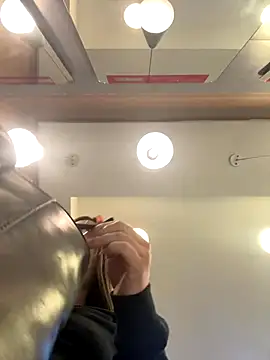 Isabella21  online show from 09-23-25, 10:02