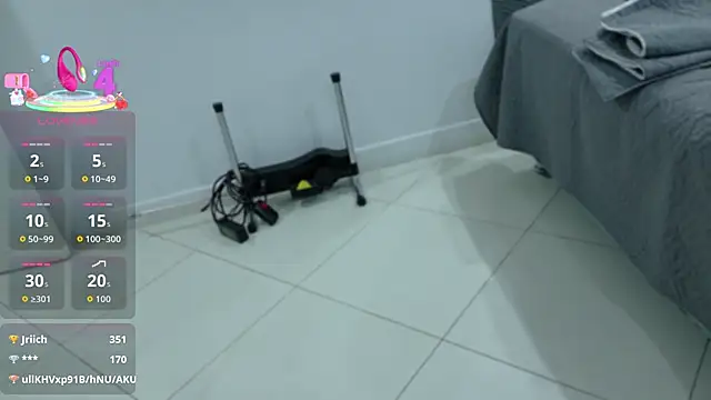 BeccaReedd online show from 09-09-25, 02:33