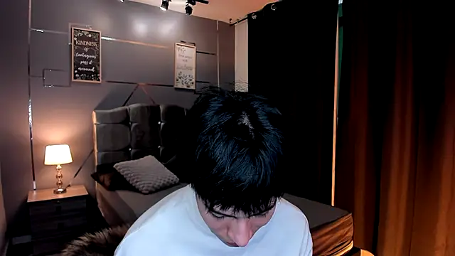 Christopher 77 online show from 09-20-25, 04:19