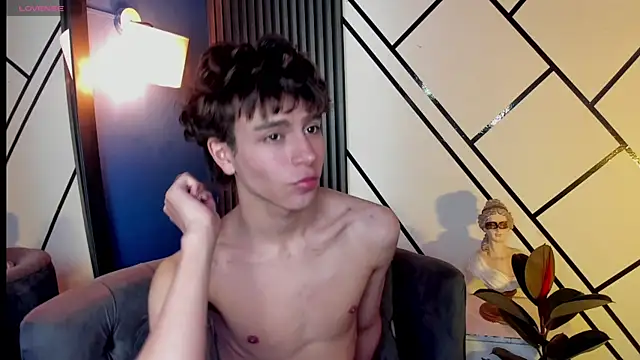 Christopher 77 online show from 10-07-25, 02:03