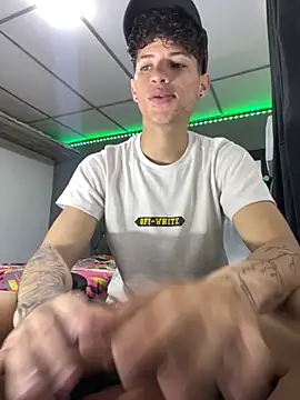 MattiaAGT online show from 10-25-25, 04:46