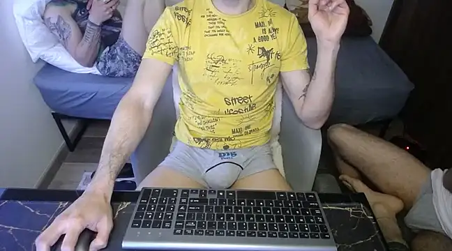 Snapshot of bossking017 chatting on 01-15-25, 06:19 bossking017 online show from 01-15-25, 06:19