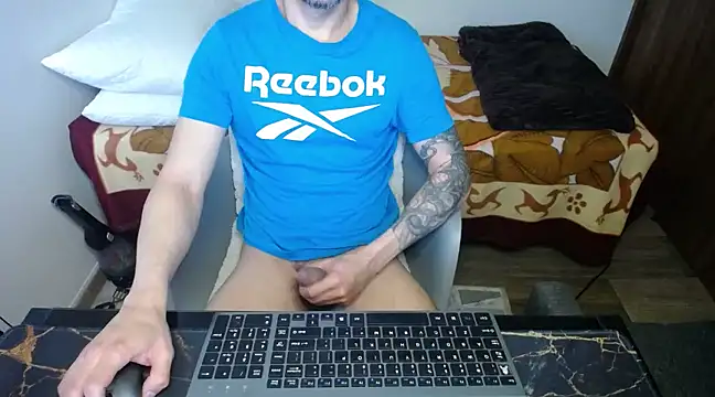 Snapshot of bossking017 chatting on 02-04-25, 01:16 bossking017 online show from 02-04-25, 01:16