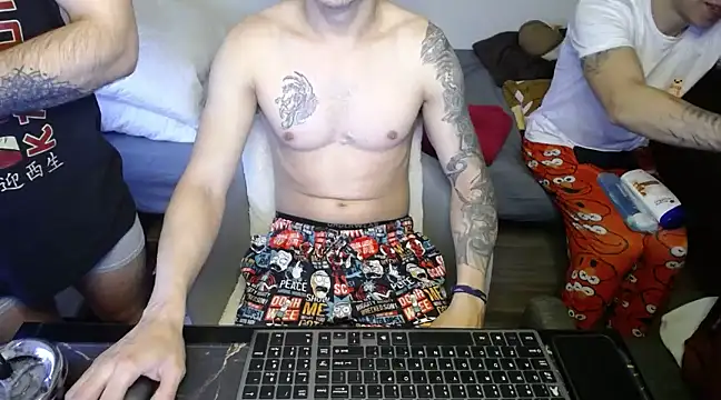 Snapshot of bossking017 chatting on 02-08-25, 12:17 bossking017 online show from 02-08-25, 12:17