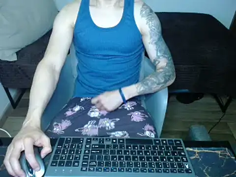 Snapshot of bossking017 chatting on 03-09-25, 02:07 bossking017 online show from 03-09-25, 02:07