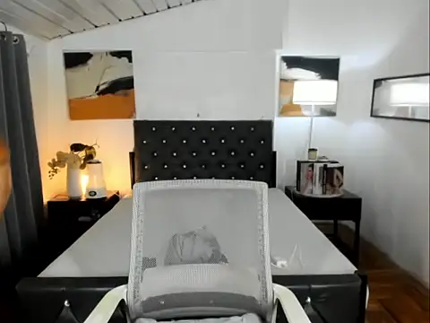CallaWang online show from 04-18-26, 07:58