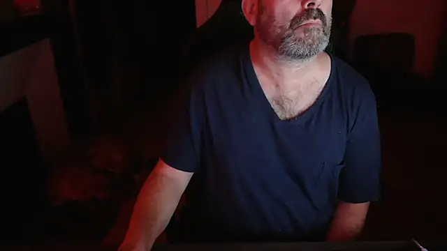 Snapshot of Hairyfred73 chatting on 09-27-25, 05:12 Hairyfred73 online show from 09-27-25, 05:12