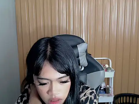 urcurlydiva online show from 04-15-26, 05:14