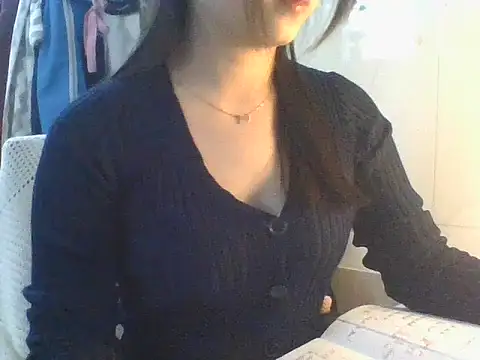 Snapshot of Linzly chatting on 12-20-25, 02:40 Linzly online show from 12-20-25, 02:40