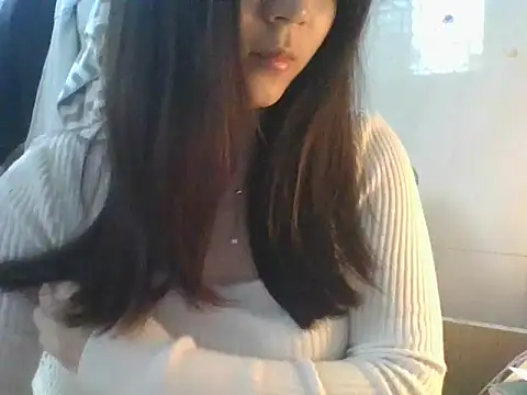 Snapshot of Linzly chatting on 01-13-26, 02:28 Linzly online show from 01-13-26, 02:28