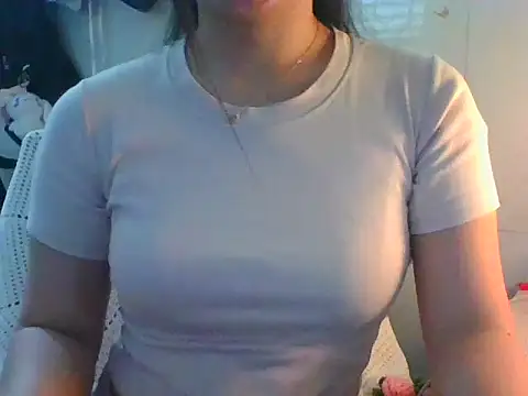 Snapshot of Linzly chatting on 03-28-26, 02:22 Linzly online show from 03-28-26, 02:22