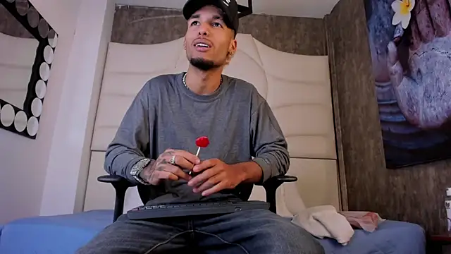 Snapshot of Thiagoferreti chatting on 09-11-25, 03:17 Thiagoferreti online show from 09-11-25, 03:17