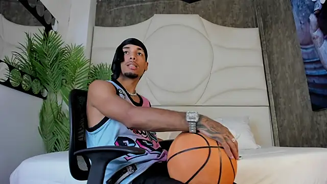 Snapshot of Thiagoferreti chatting on 10-29-25, 07:26 Thiagoferreti online show from 10-29-25, 07:26