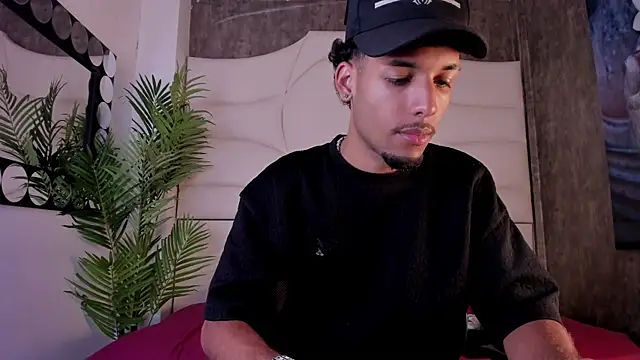 Snapshot of Thiagoferreti chatting on 11-12-25, 07:46 Thiagoferreti online show from 11-12-25, 07:46