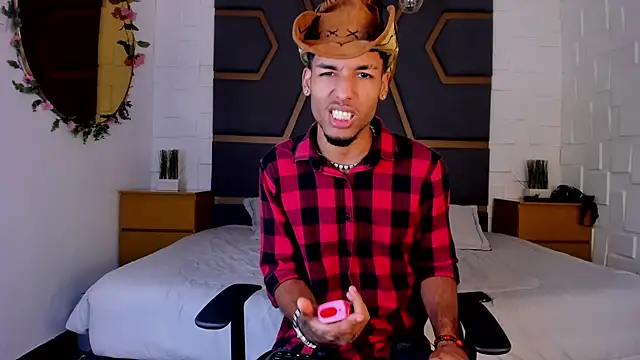 Snapshot of Thiagoferreti chatting on 11-26-25, 07:37 Thiagoferreti online show from 11-26-25, 07:37