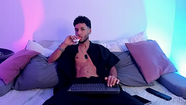 Thiagoferreti online show from 06-08-26, 03:29